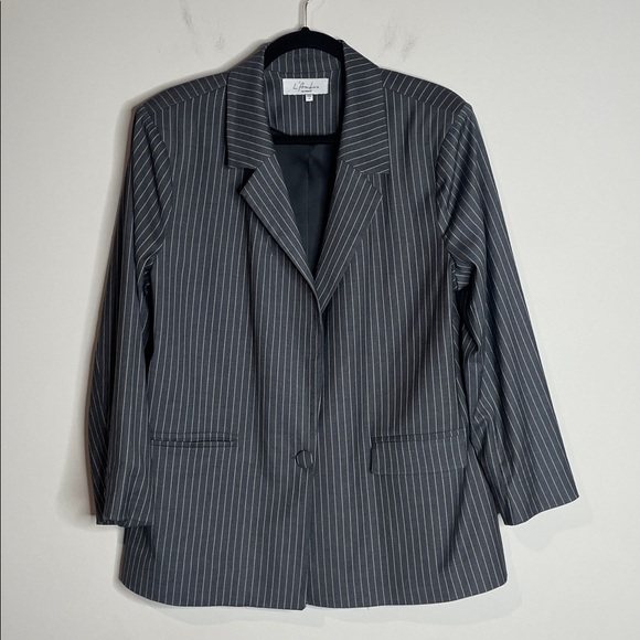 L'Academie | Women’s Lynn Structured Blazer in Gray & White Pinstripe Size XL - Picture 2 of 6